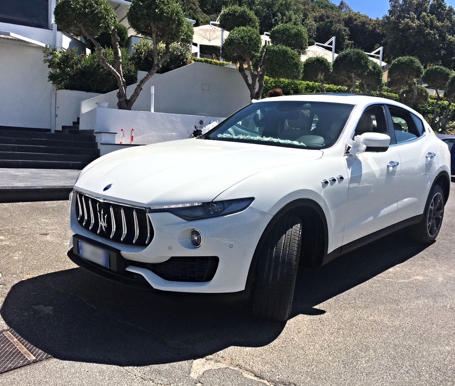 Auto-sposi-Napoli_Levante-bianca_auto-per-matrimoni