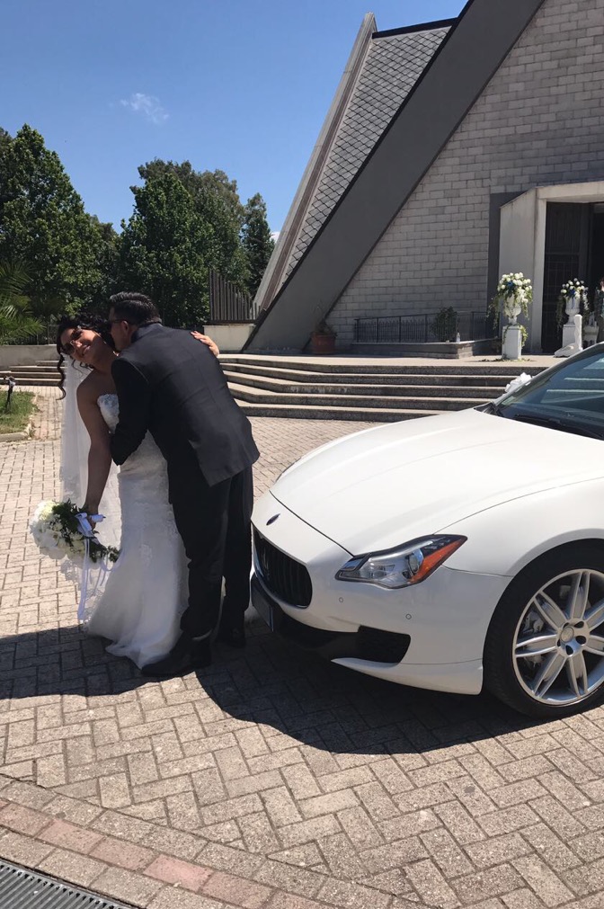 auto-sposi-Napoli_matrimonio-Q4-bianca_auto-cerimonie-Napoli