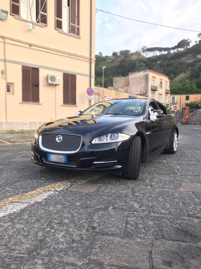 auto-sposi-Napoli_XJ-Blu_auto-matrimonio-Napoli