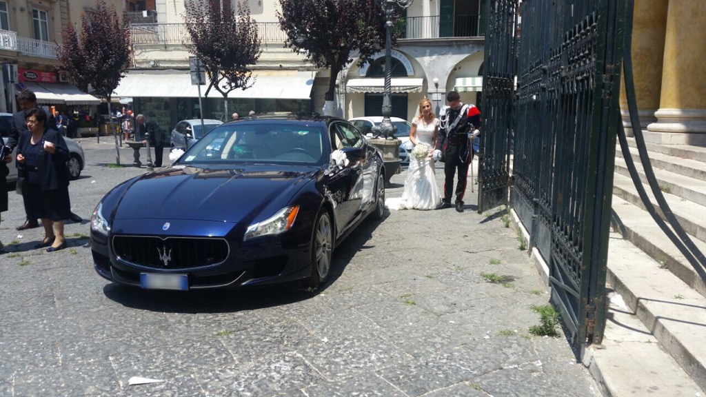 auto-sposi-Napoli_matrimoni-giugno_auto-sposi-Napoli-prezzi