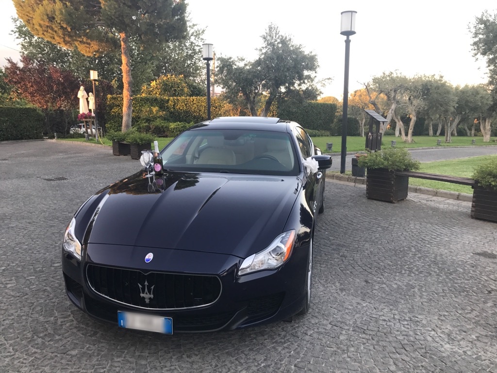 auto-sposi-Napoli_foto-Maserati_auto-Matrimonio-Napoli