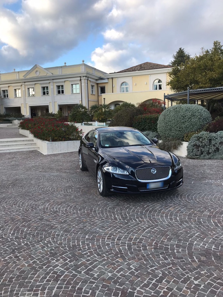 auto sposi Napoli | Jaguar Xj Blu | auto matrimonio Napoli