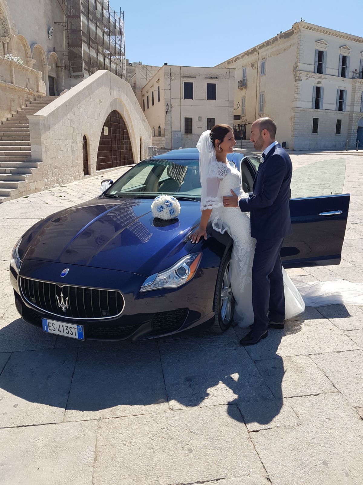 auto sposi Napoli | Maserati Q4 blu | noleggio per matrimoni