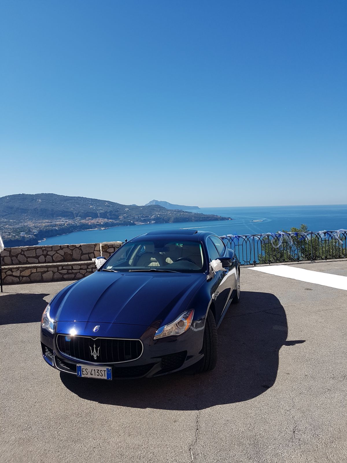 noleggio per cerimonie Napoli | Q4 blu | auto sposi Napoli