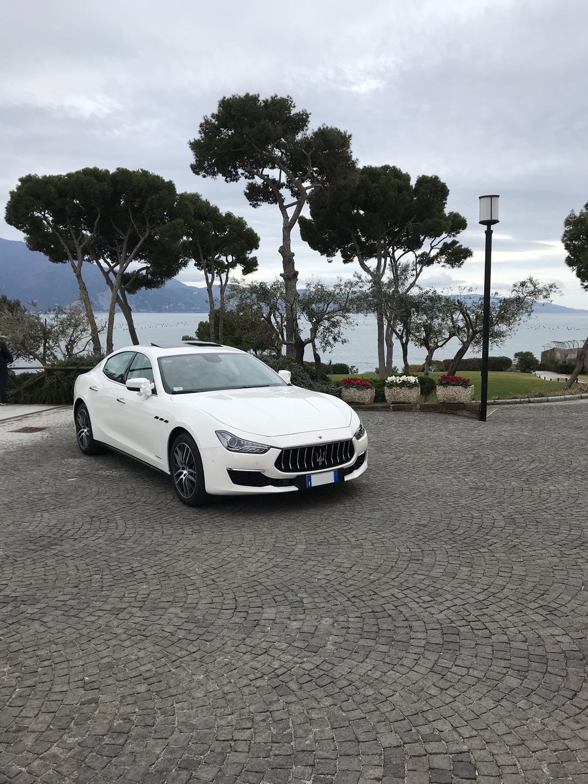 auto sposi Napoli | Maserati Ghibli | noleggio auto matrimoni Napoli prezzi