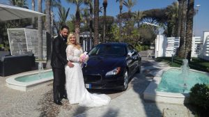 Oggi fantastico matrimonio con la Maserati Quattro Porte blu, che grazie al suo elegante colore ha esercitato il suo ruolo nei migliori dei modi. È davvero un’ammiraglia fantastica