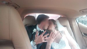 E dopo il Brindisi nella nostra splendida auto c’è il meraviglioso bacio...