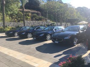 Per il matrimonio di una magnifica coppia hanno partecipato le nostre Maserati Quattroporte blu.