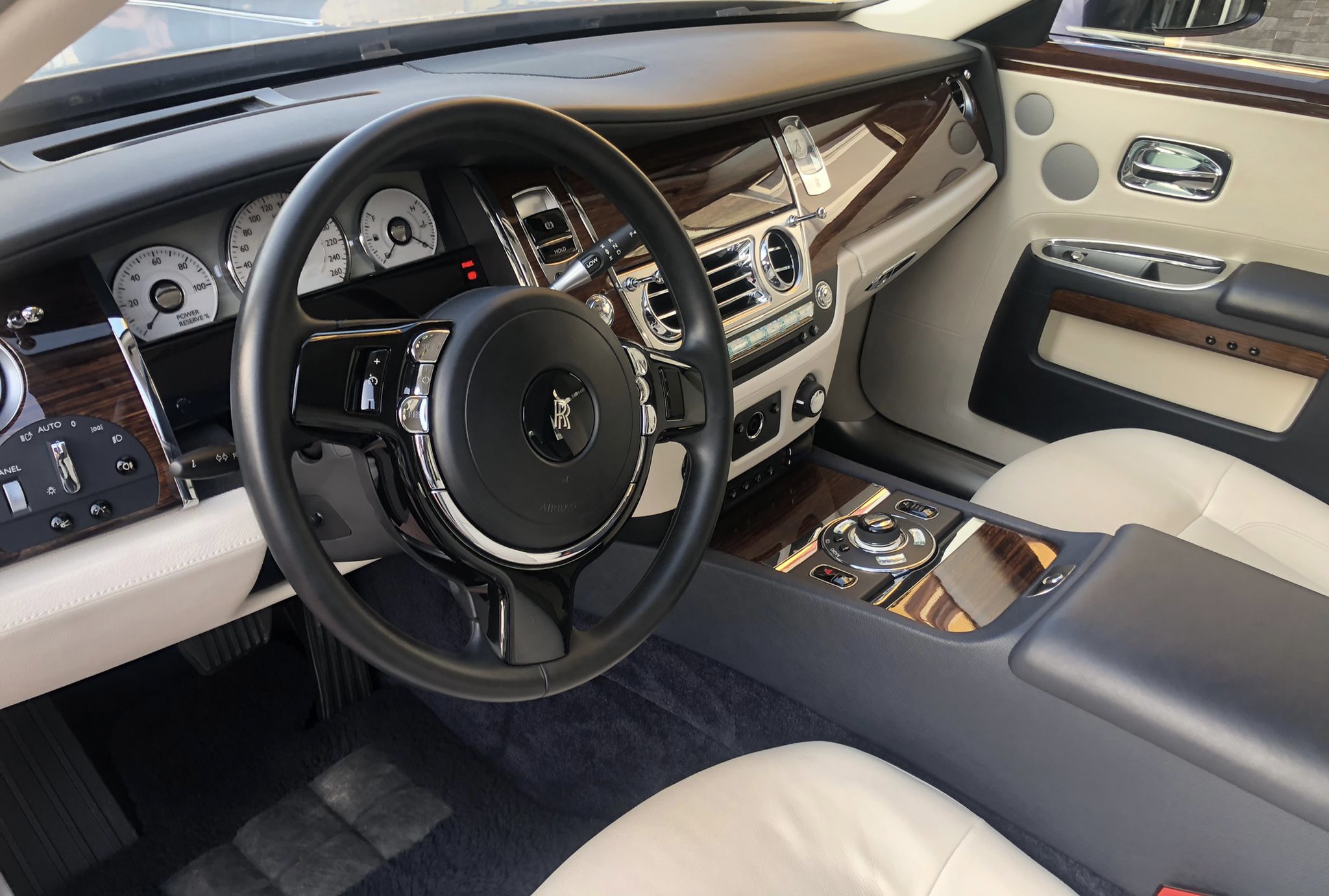 interni rolls royce parte anteriore